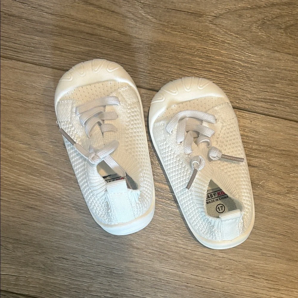 NWOT Baby Kids White‎ Slip On Shoes
